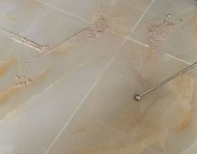 红花岗瓷砖空鼓维修公司分享粘合剂选择不当在瓷砖铺贴过程中可能导致以下问题