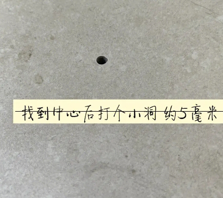 红花岗瓷砖空鼓维修公司专业解答在瓷砖铺贴过程中，如果砂料搅拌不均匀，将会带来以下问题